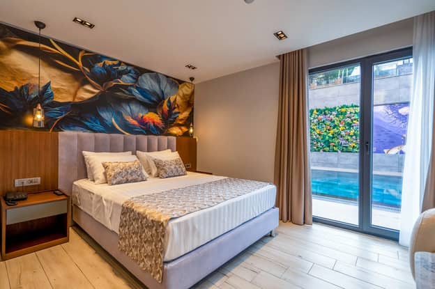 Deluxe Room 2